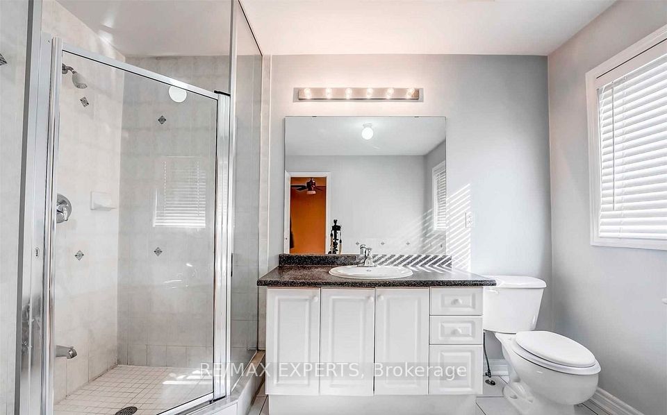 31 Vincent Street, Brampton, ON L6R 0G8 18