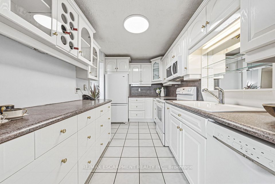 2055 UPPER MIDDLE Road 1005, Burlington, ON L7P 3P4 3