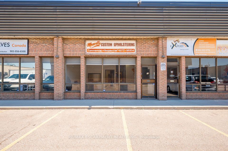 7171 Torbram Road 17, Mississauga, ON L4T 3W4