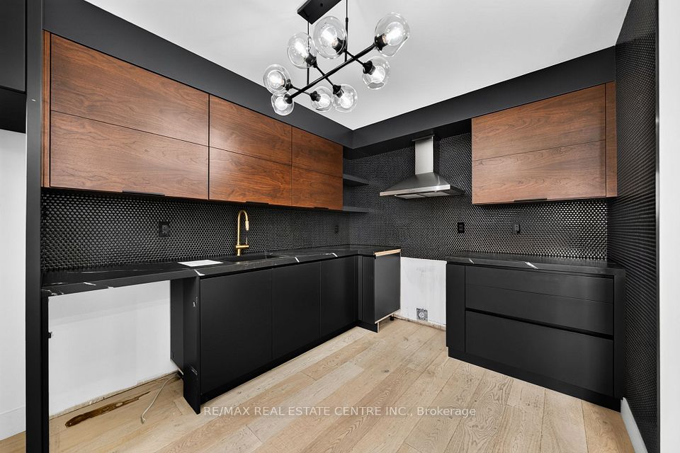 5090 Fairview Street 50, Burlington, ON L7L 7H5 20