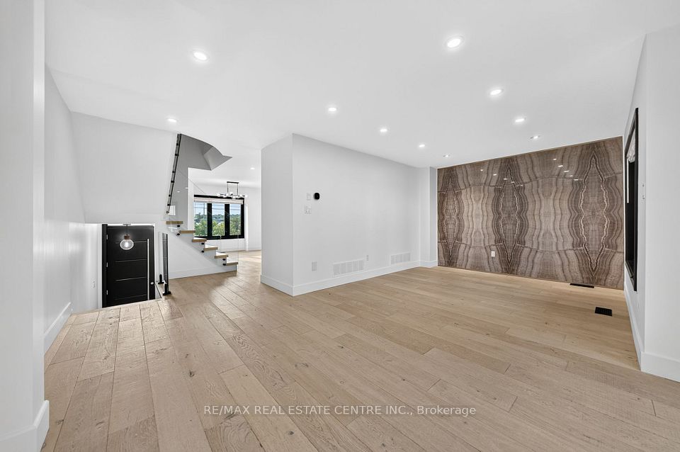5090 Fairview Street 50, Burlington, ON L7L 7H5 14