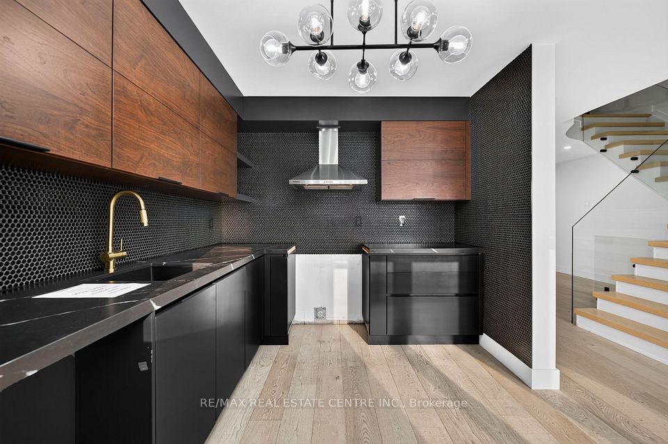 5090 Fairview Street 50, Burlington, ON L7L 7H5 19