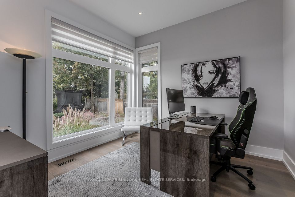 463 Indian Road, Burlington, ON L7T 3T3 11