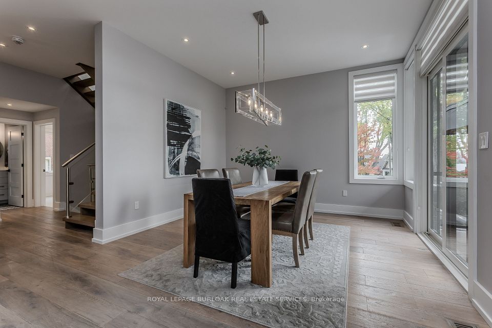 463 Indian Road, Burlington, ON L7T 3T3 10