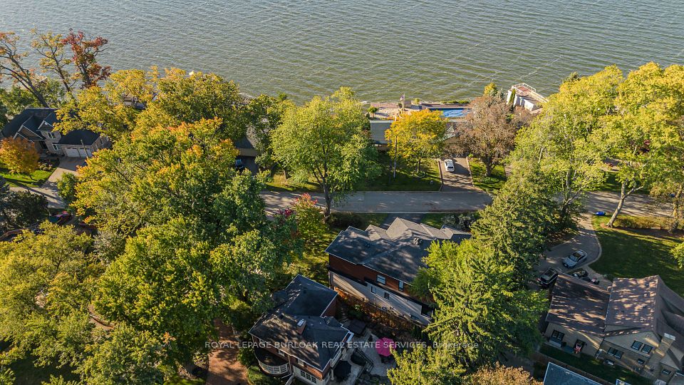 463 Indian Road, Burlington, ON L7T 3T3 3