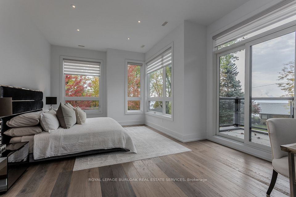 463 Indian Road, Burlington, ON L7T 3T3 17
