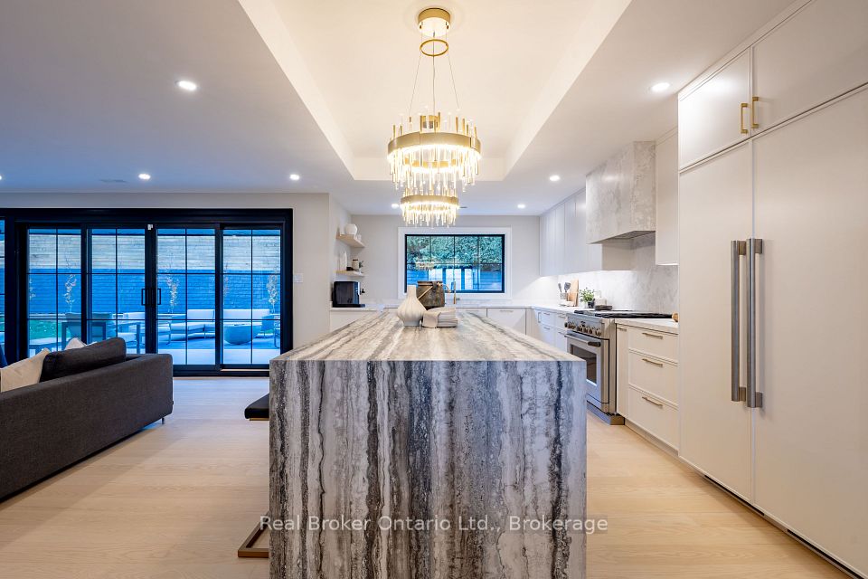 841 Danforth Place, Burlington, ON L7T 1S1 7