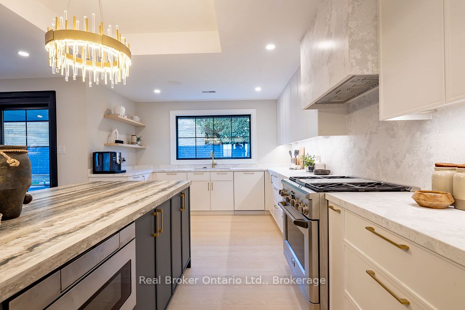 841 Danforth Place, Burlington, ON L7T 1S1 10
