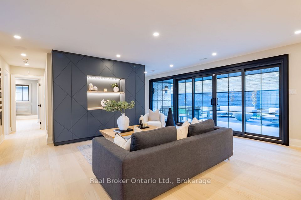 841 Danforth Place, Burlington, ON L7T 1S1 13