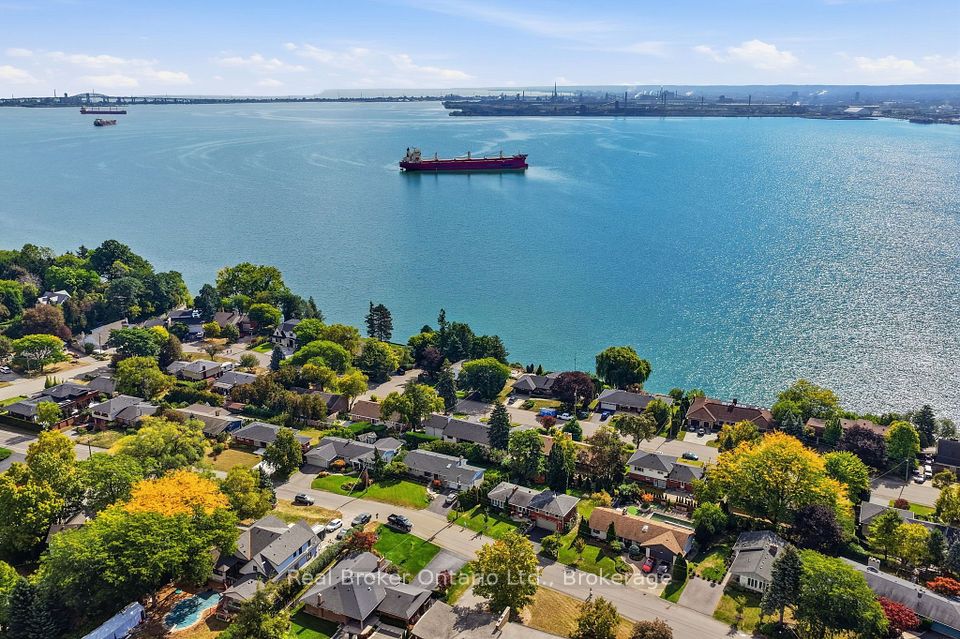 841 Danforth Place, Burlington, ON L7T 1S1 4