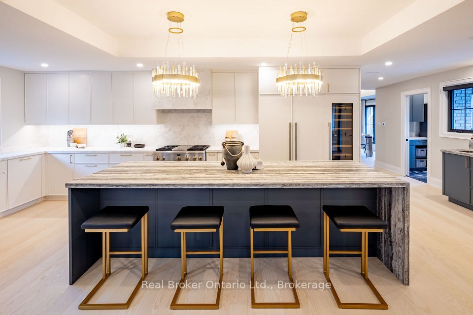 841 Danforth Place, Burlington, ON L7T 1S1 9