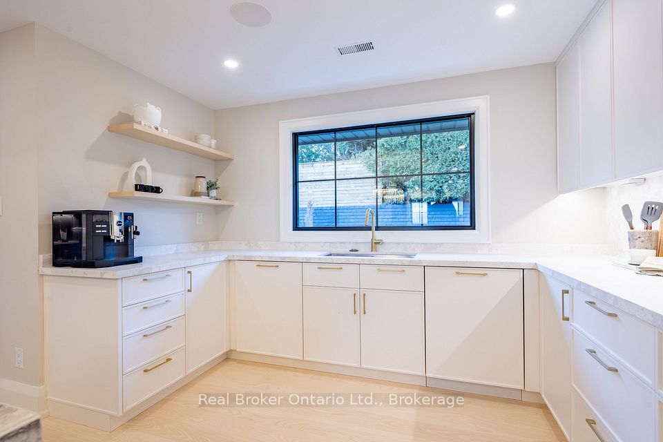 841 Danforth Place, Burlington, ON L7T 1S1 11