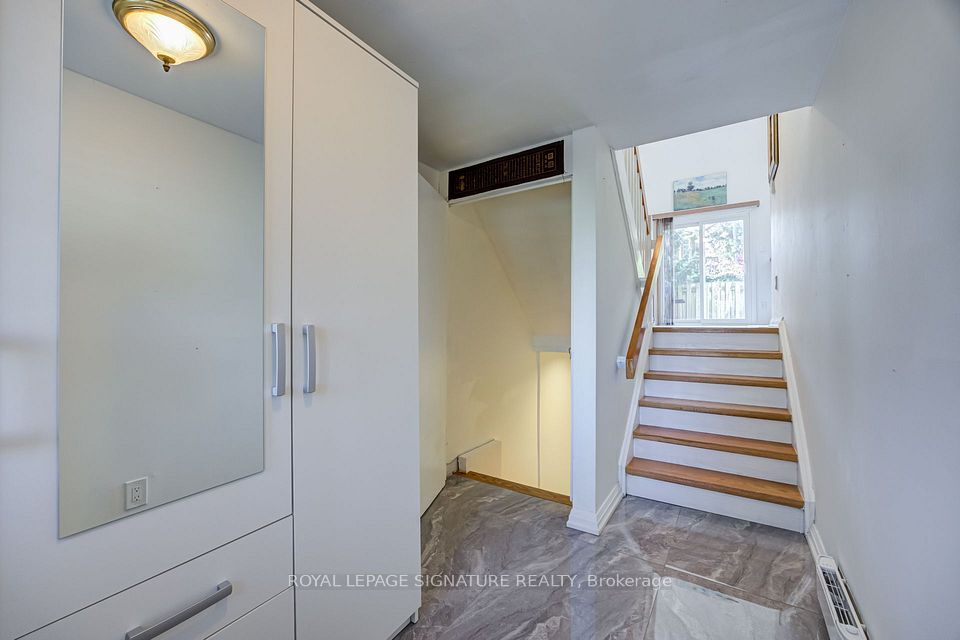 960 Warwick Court 16, Burlington, ON L7T 4C5 4