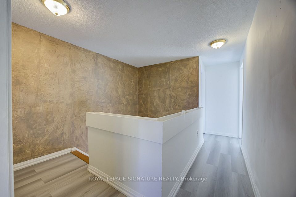 960 Warwick Court 16, Burlington, ON L7T 4C5 22