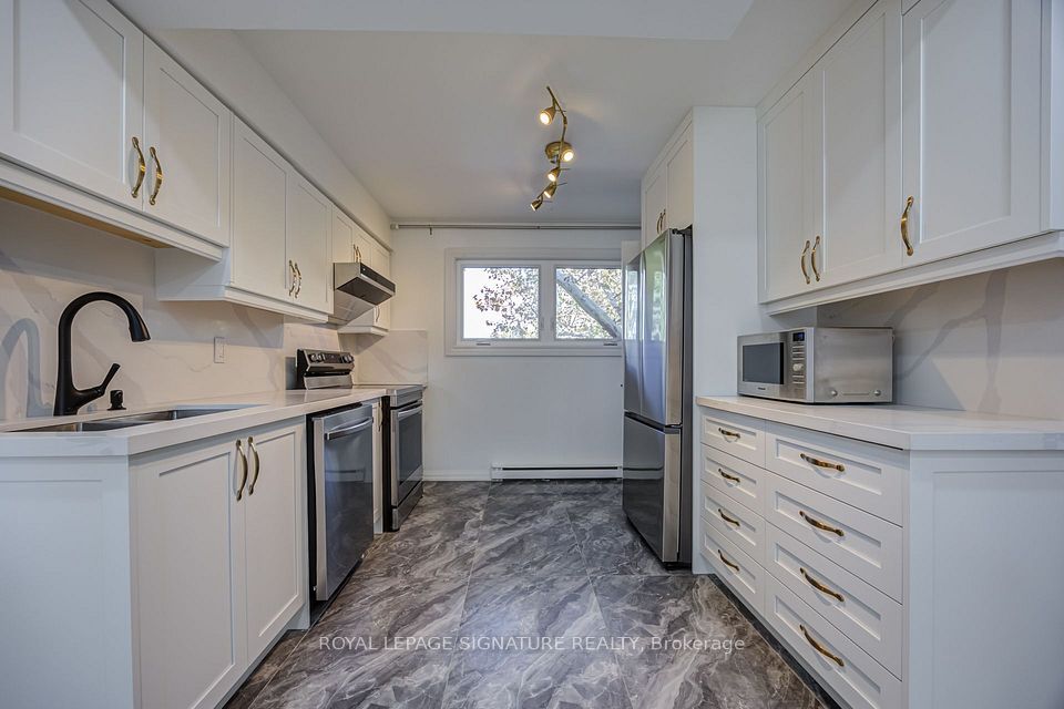 960 Warwick Court 16, Burlington, ON L7T 4C5 14