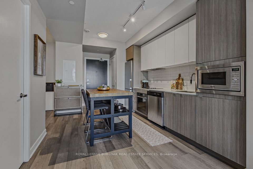 5220 Dundas Street D509, Burlington, ON L7L 0J4 6