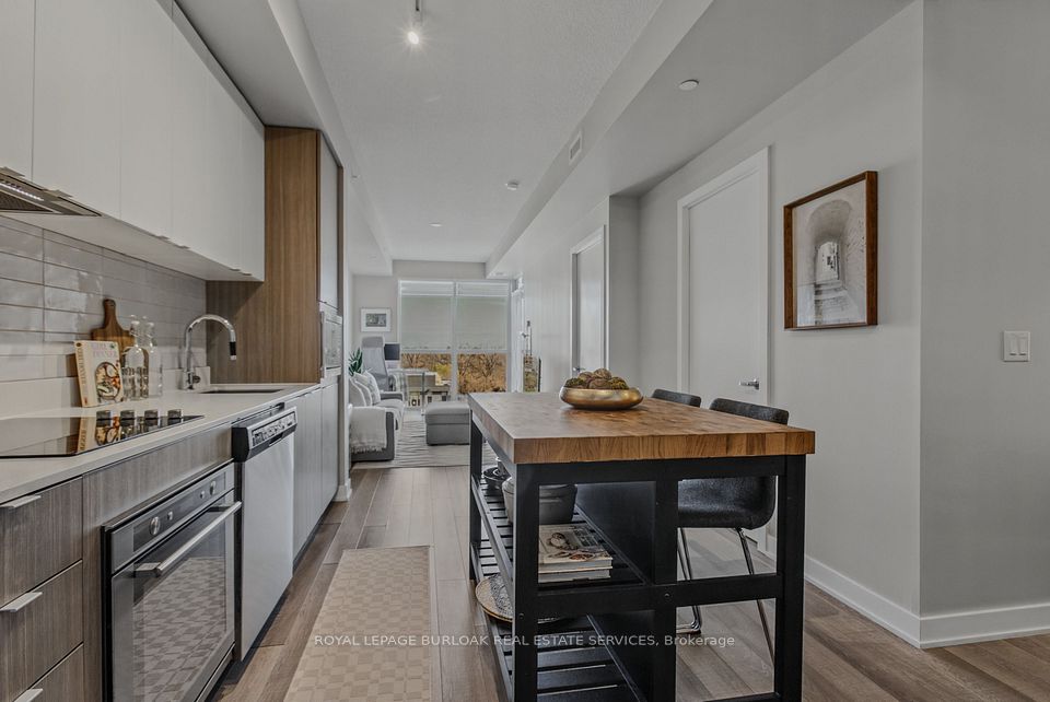 5220 Dundas Street D509, Burlington, ON L7L 0J4 5