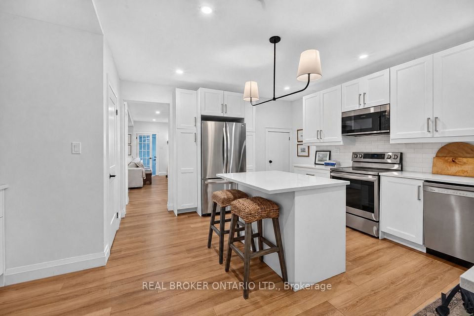 266 St Paul Street, Burlington, ON L7R 3J8 8