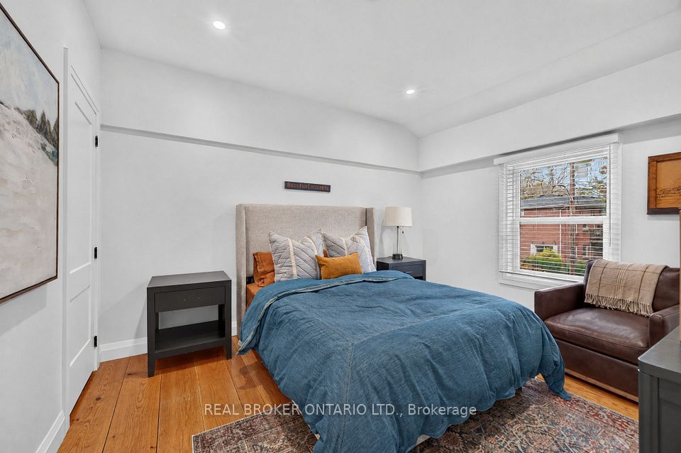 266 St Paul Street, Burlington, ON L7R 3J8 20
