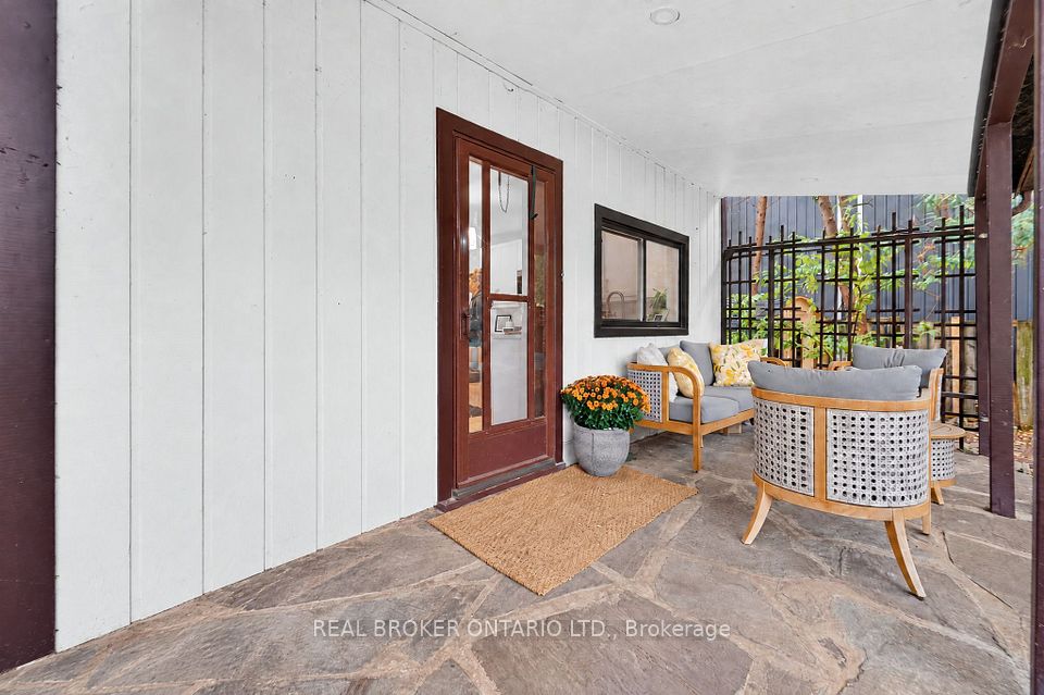 266 St Paul Street, Burlington, ON L7R 3J8 25