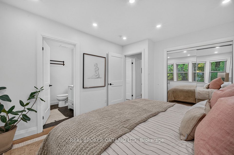 266 St Paul Street, Burlington, ON L7R 3J8 17