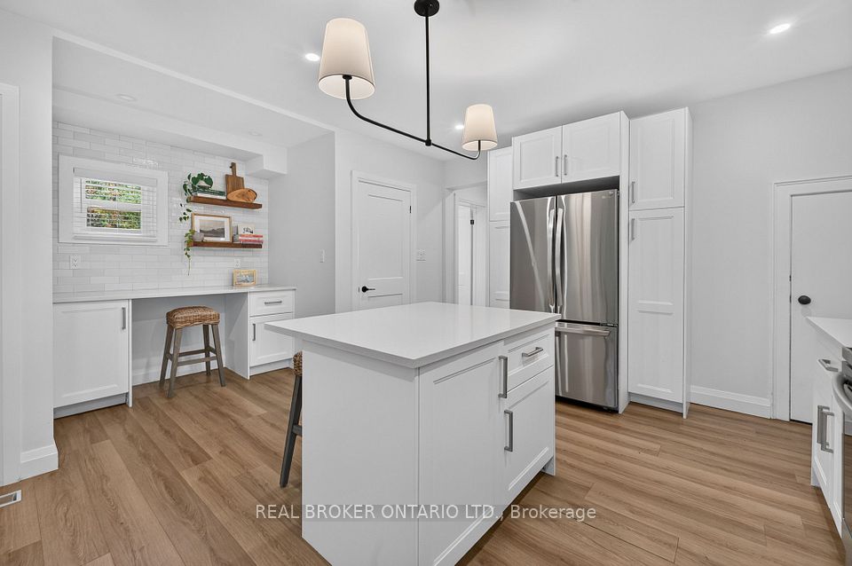 266 St Paul Street, Burlington, ON L7R 3J8 9