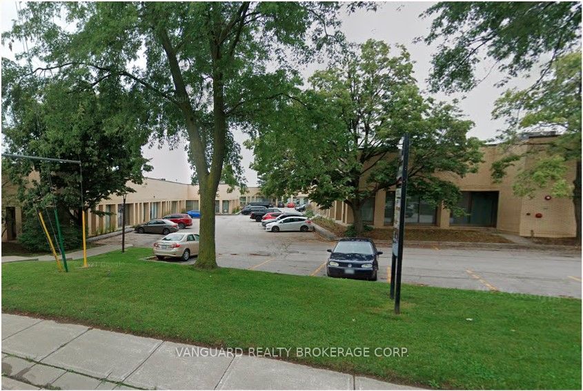 1701 Flint Road, Toronto W05, ON M3J 2W8