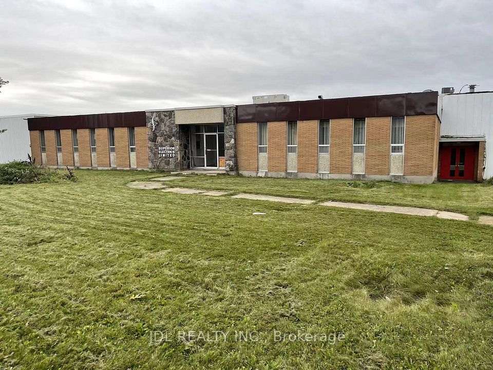 950 Mackay Street, Pembroke, ON K8B 1A1