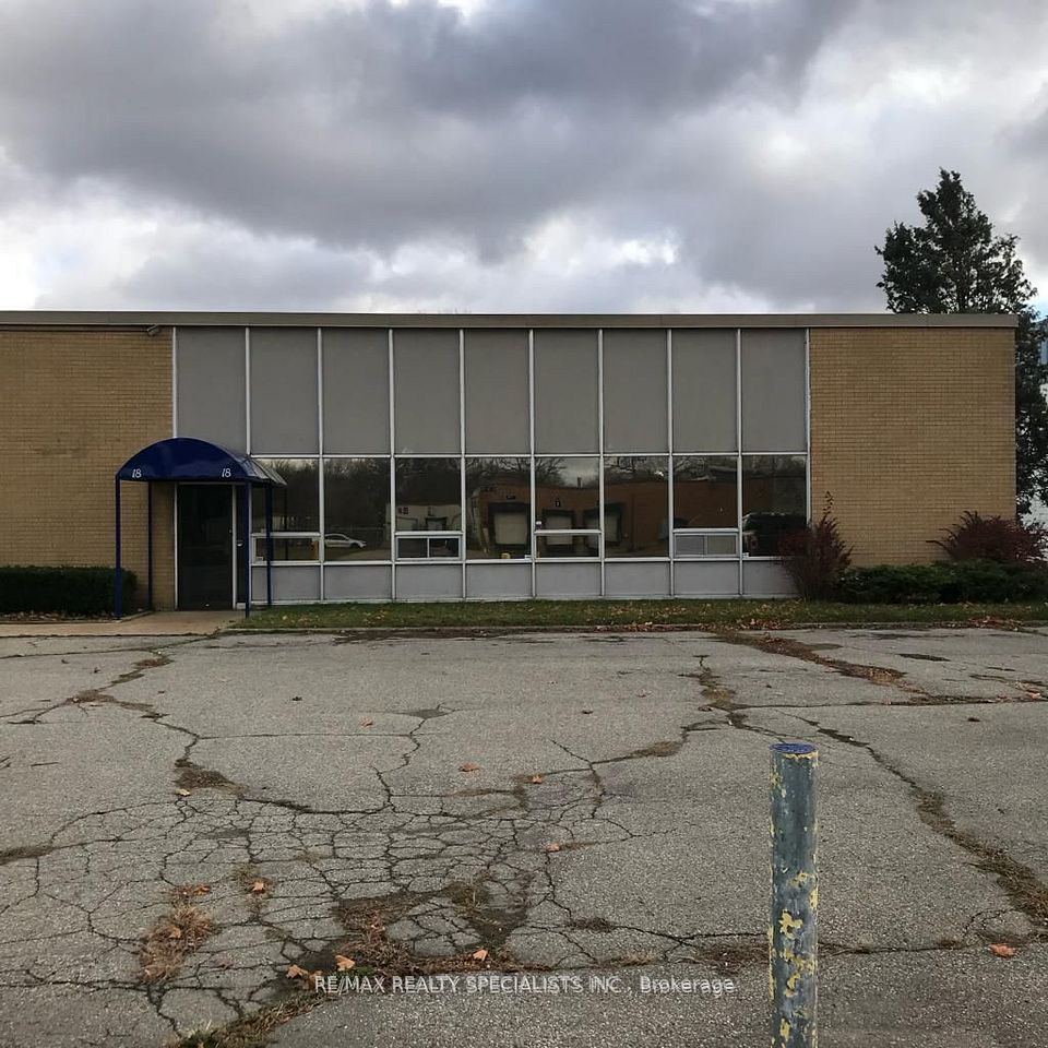 18 Spalding Drive, Brantford, ON N3T 6B8