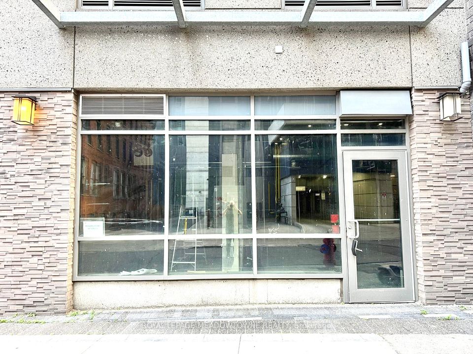 150 Main Street W C5A, Hamilton, ON L8P 0B8