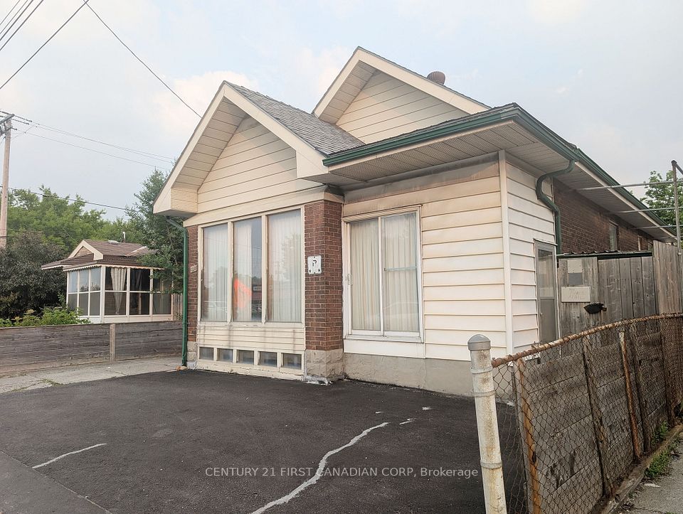 1169 Oxford Street E, London East, ON N5Y 3L7