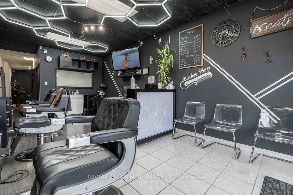 720 Upper James Street 5, Hamilton, ON L9C 2Z9