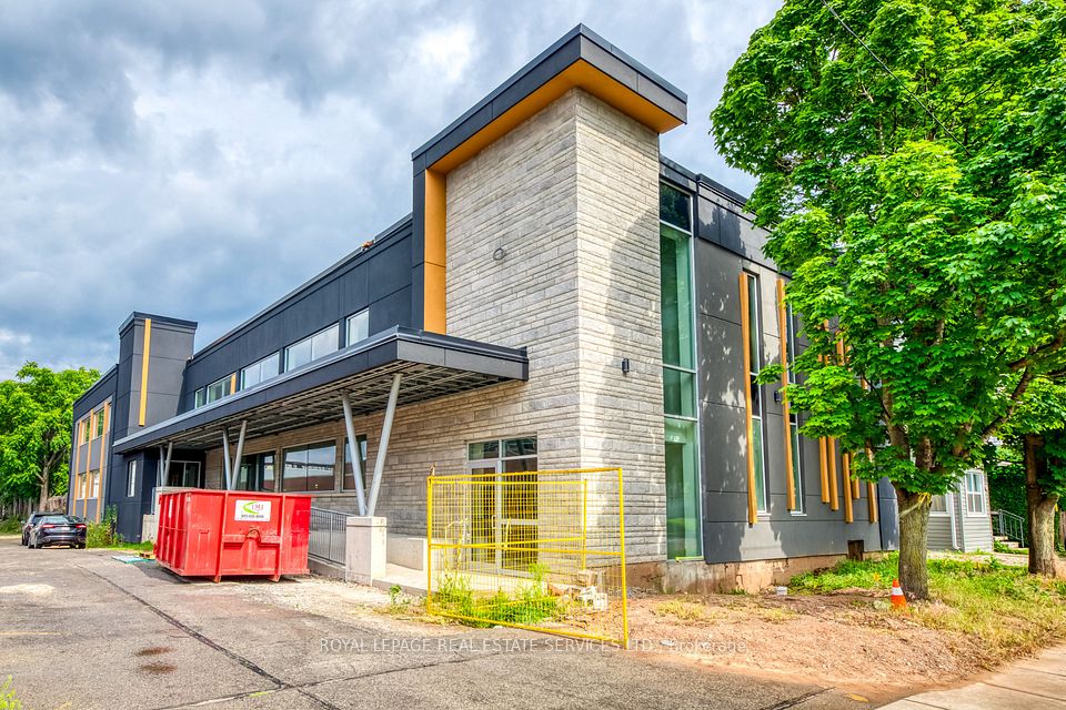 401 Victoria Avenue N 101, Hamilton, ON L8L 5G7