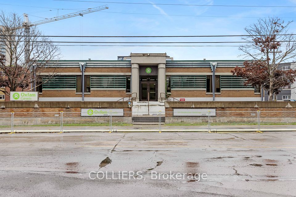 39 McArthur Avenue, Vanier and Kingsview Park, ON K1L 6R1