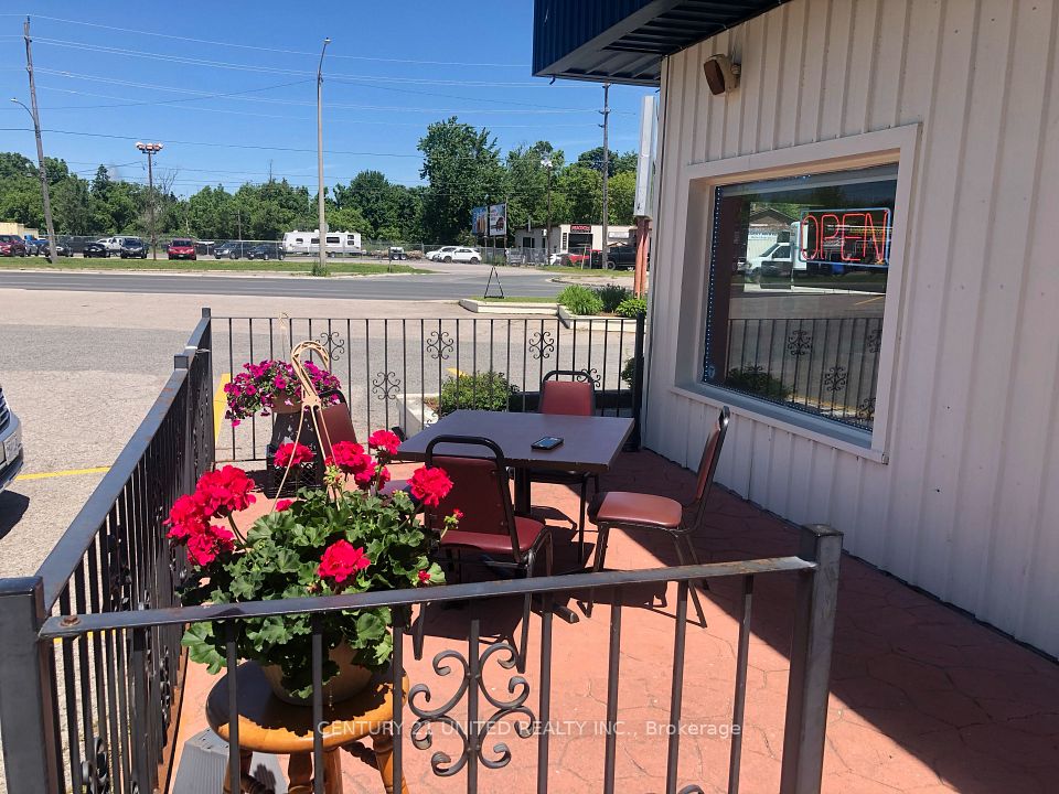 25 Lansdowne Street W, Peterborough, ON K9J 1X8