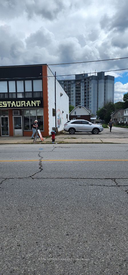 4880 Victoria Avenue, Niagara Falls, ON L2E 4C5