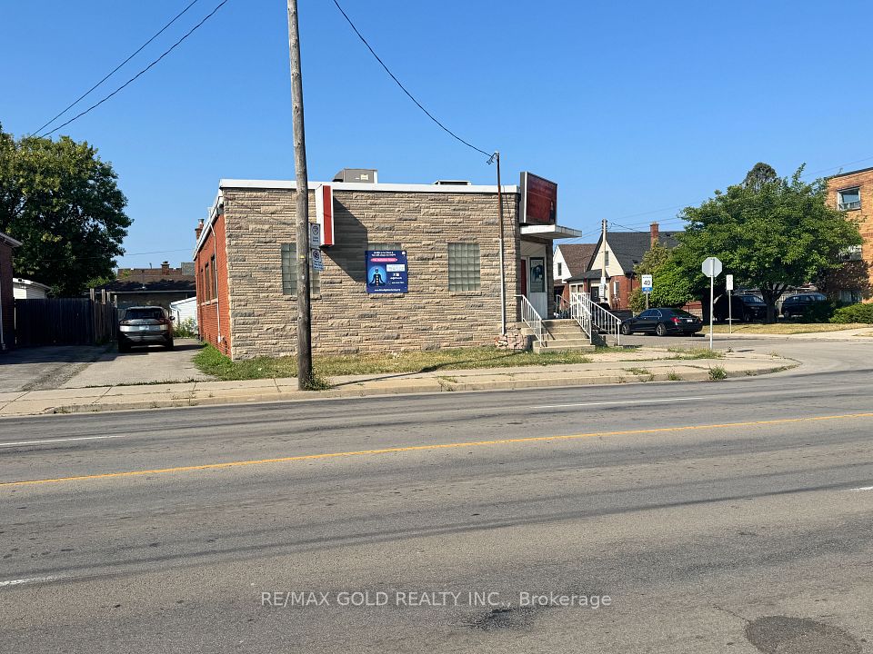 1441 Barton Street E, Hamilton, ON L8H 2W7