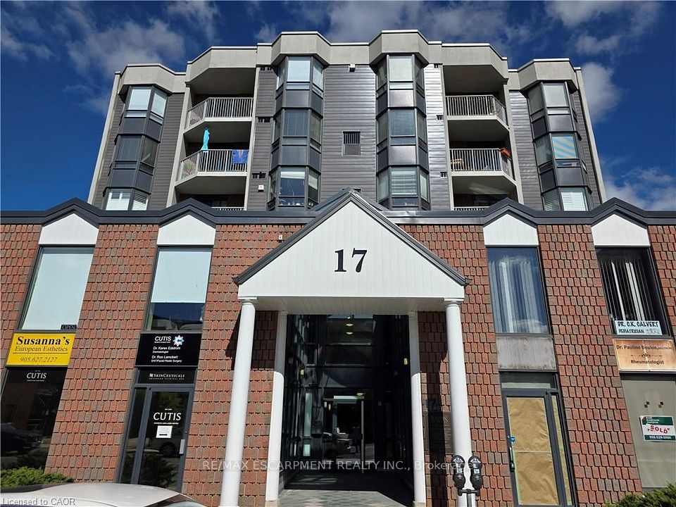 17 King Street E 206, Hamilton, ON L9H 1B7