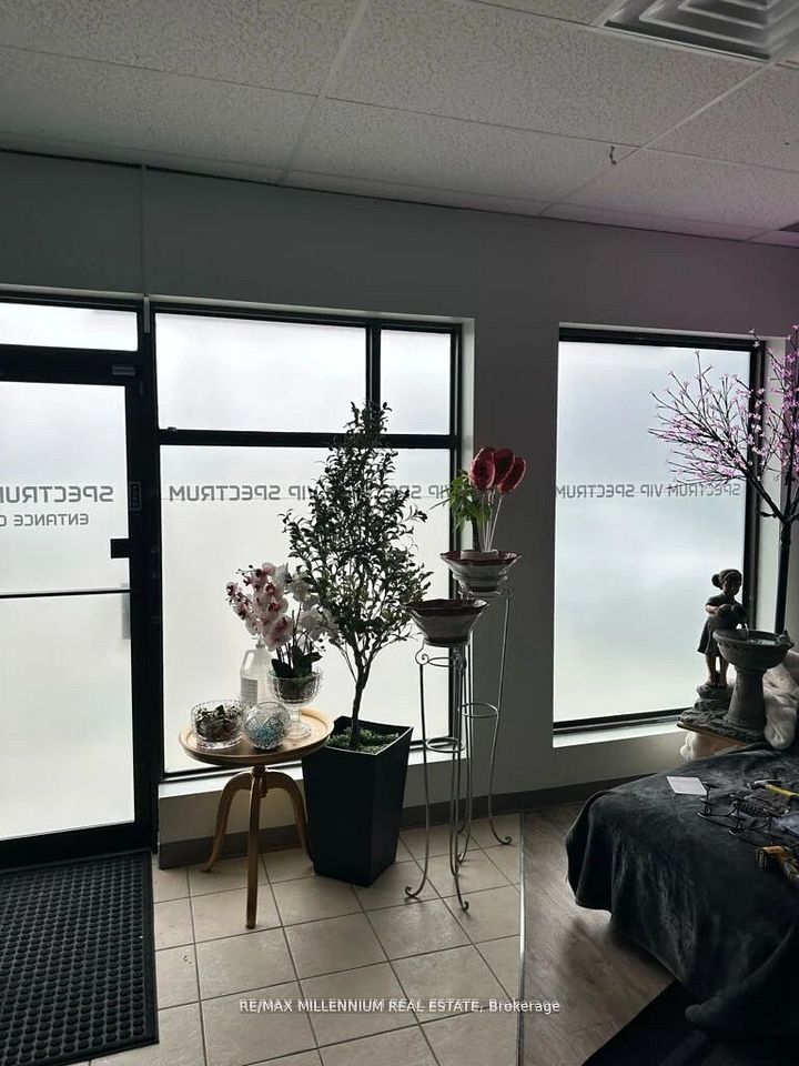 227 Bunting Road H1, St. Catharines, ON L2M 3Y2