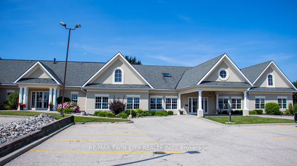 617 King Street N, Waterloo, ON N2V 2N3