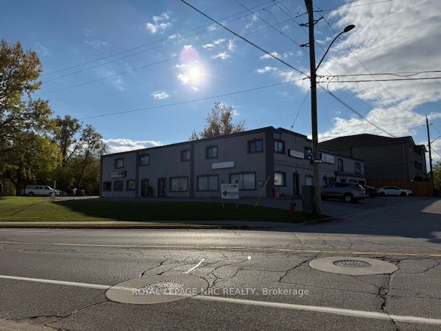 6102 Perkins Street, Niagara Falls, ON L2E 5R8