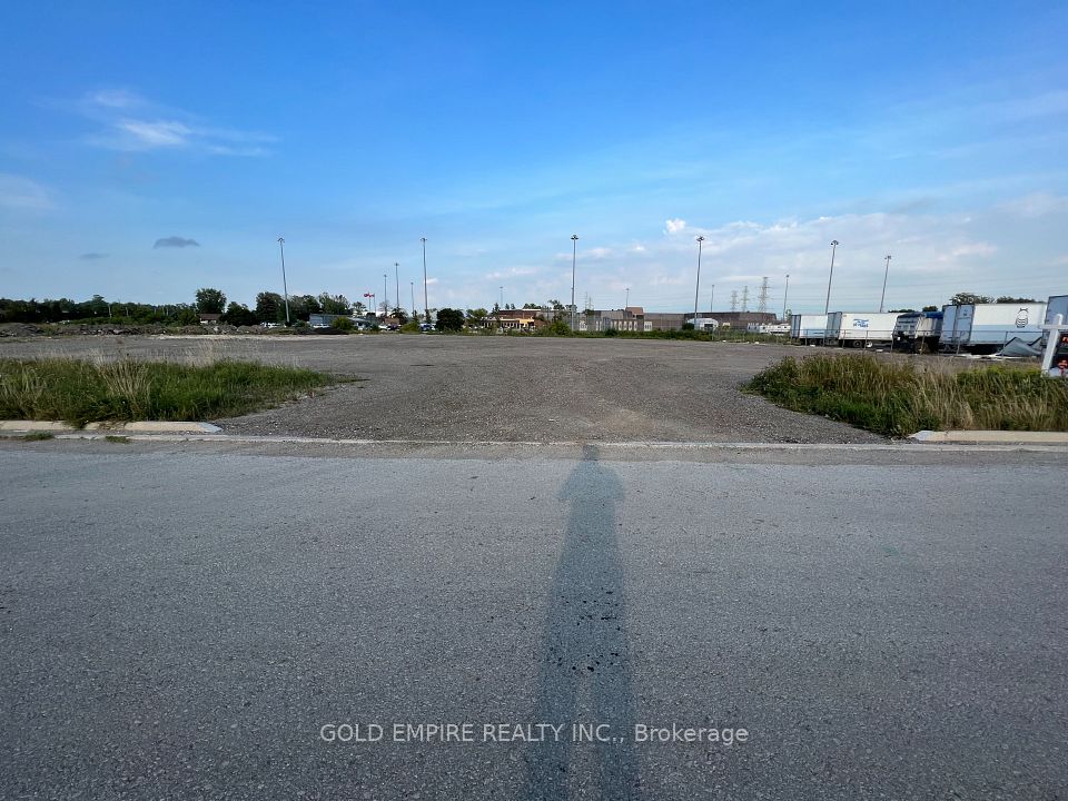 100 Shamrock Road Lot 33, London South, ON N6E 0B6