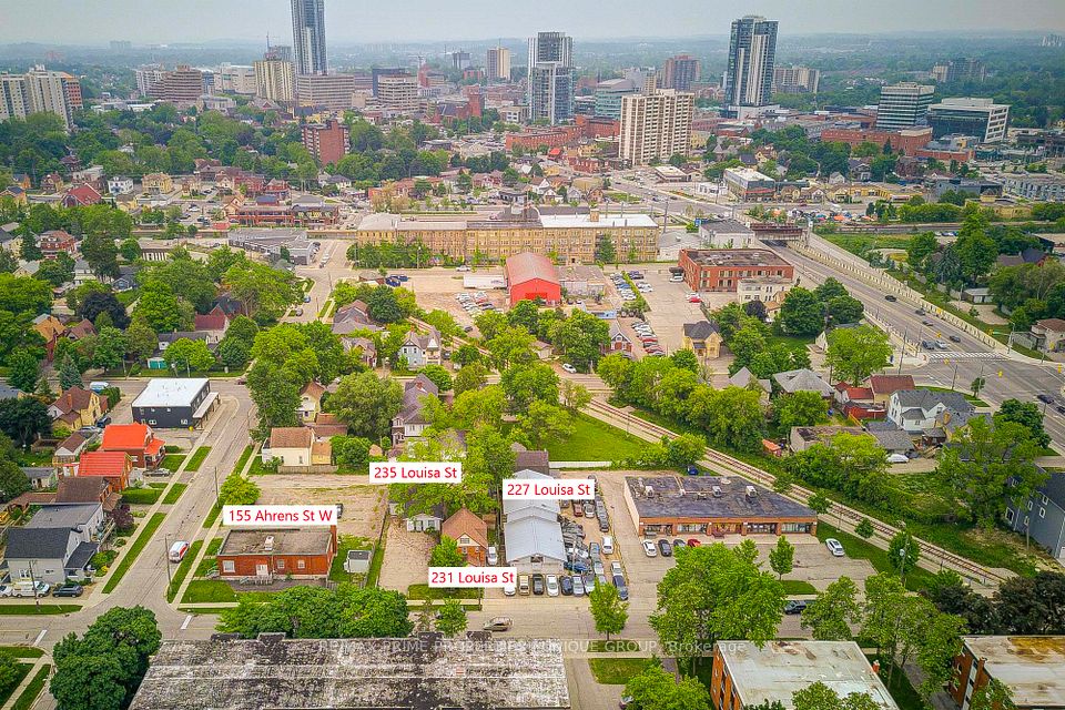 155 Ahrens Street W, Kitchener, ON N2H 4C6