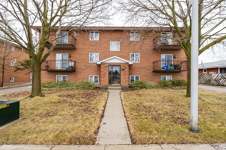 221 Highview Drive, St. Thomas, ON N5R 5H6 at 221 Highview Drive, St. Thomas, ON N5R 5H6, St. Thomas, ON, N5R 5H6