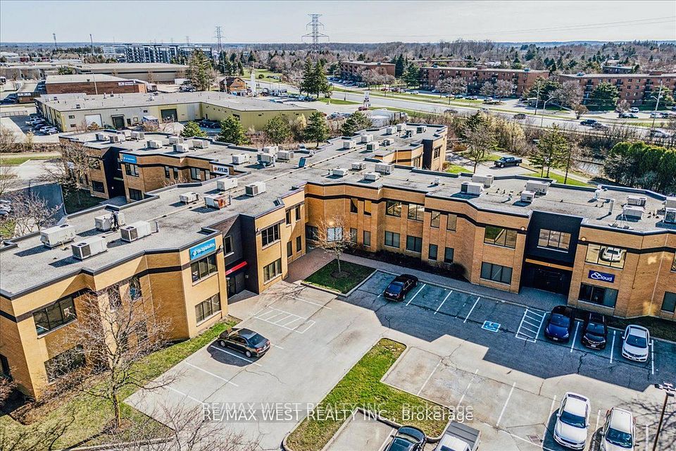 155 Frobisher Drive J202, Waterloo, ON N2V 2E1