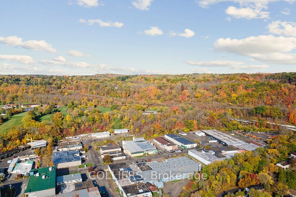 47 Head Street, Hamilton, ON L9H 3H6