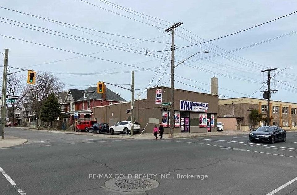 981-981 King Street E, Hamilton, ON L8M 1C6