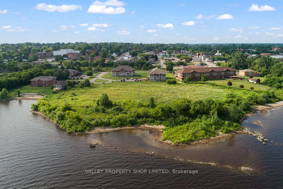 00 Maple Avenue N, Pembroke, ON K8A 1M1