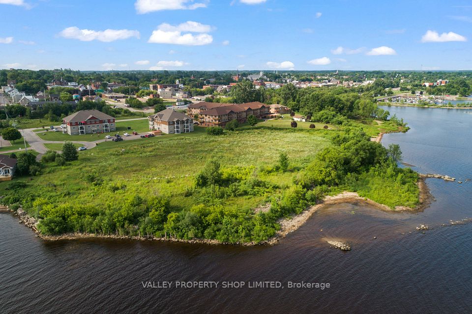 00 Maple Avenue N, Pembroke, ON K8A 1M1