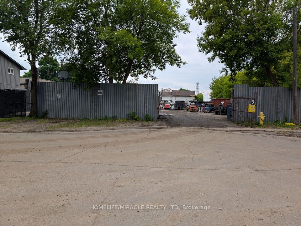 142 CHARLOTTE Street, Brant, ON N3T 2X8